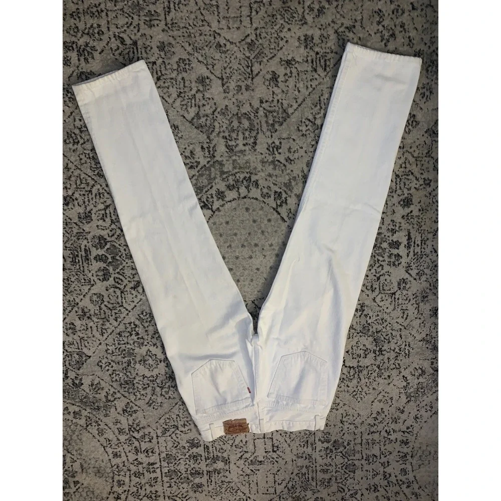 Levis really good